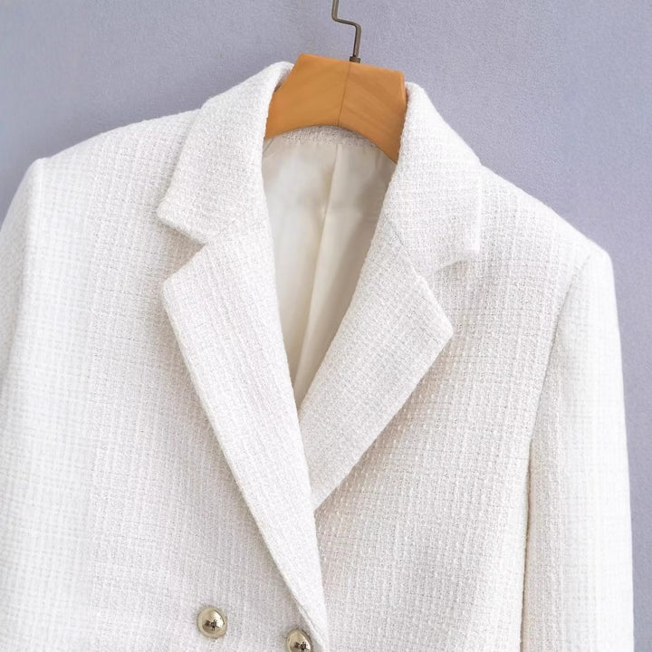 Women's Short Cut Boucle Blazer with Tailored Silhouette and Double Button Mune Fashion