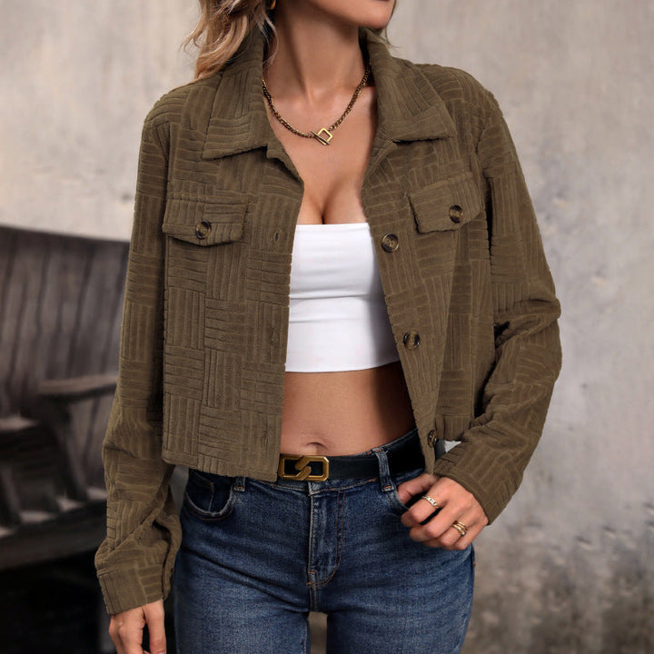 Women's short-cut cord jacket with quilted check pattern and flap pockets Mune Fashion