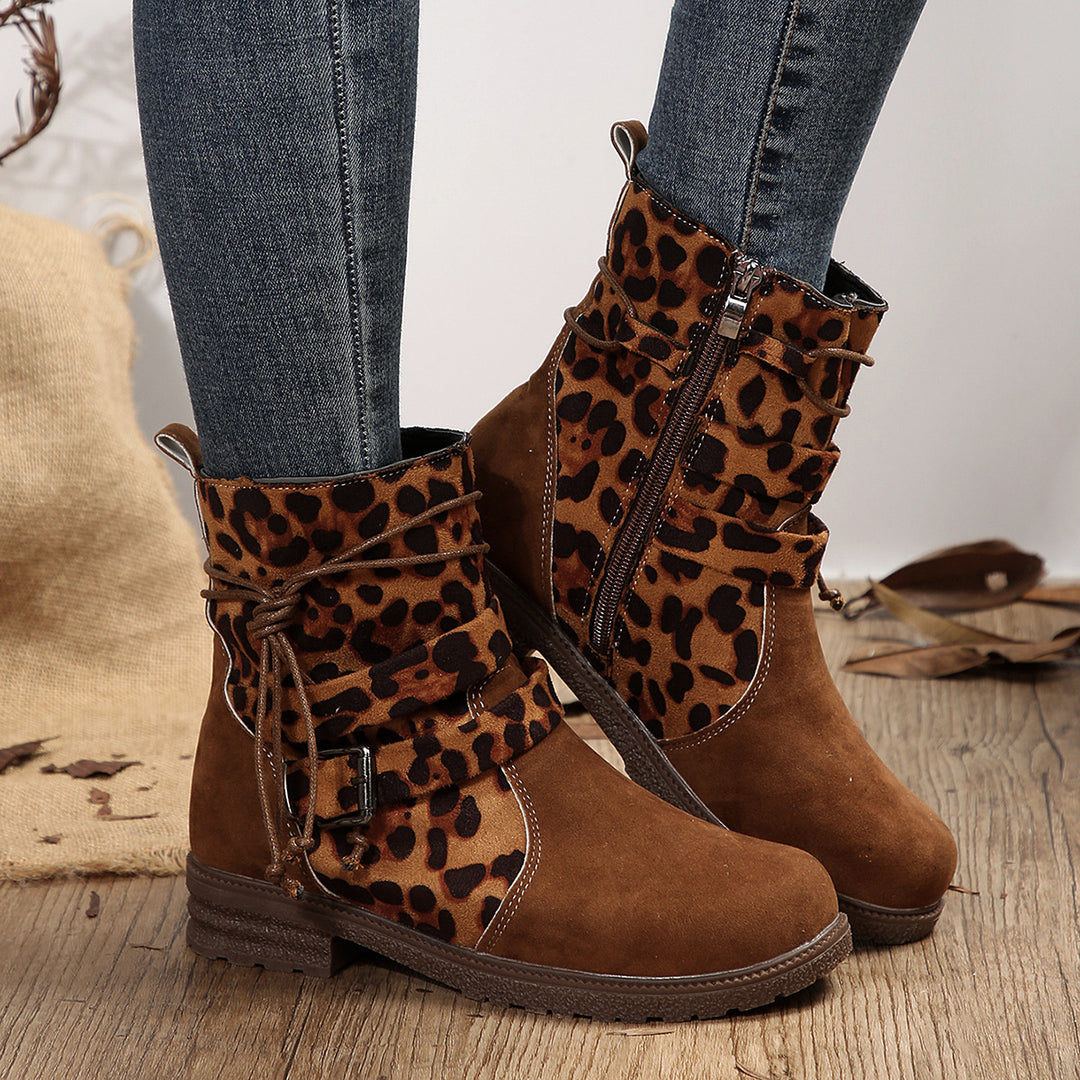 Ladies ankle-high suede-look ankle boots with leopard print pleat, side zipper and decorative buckle Mune Fashion
