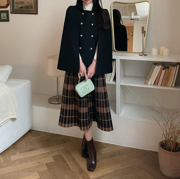 Women’s coat cape in tailoring look with double-breasted button placket and distinctive shoulder Mune Fashion
