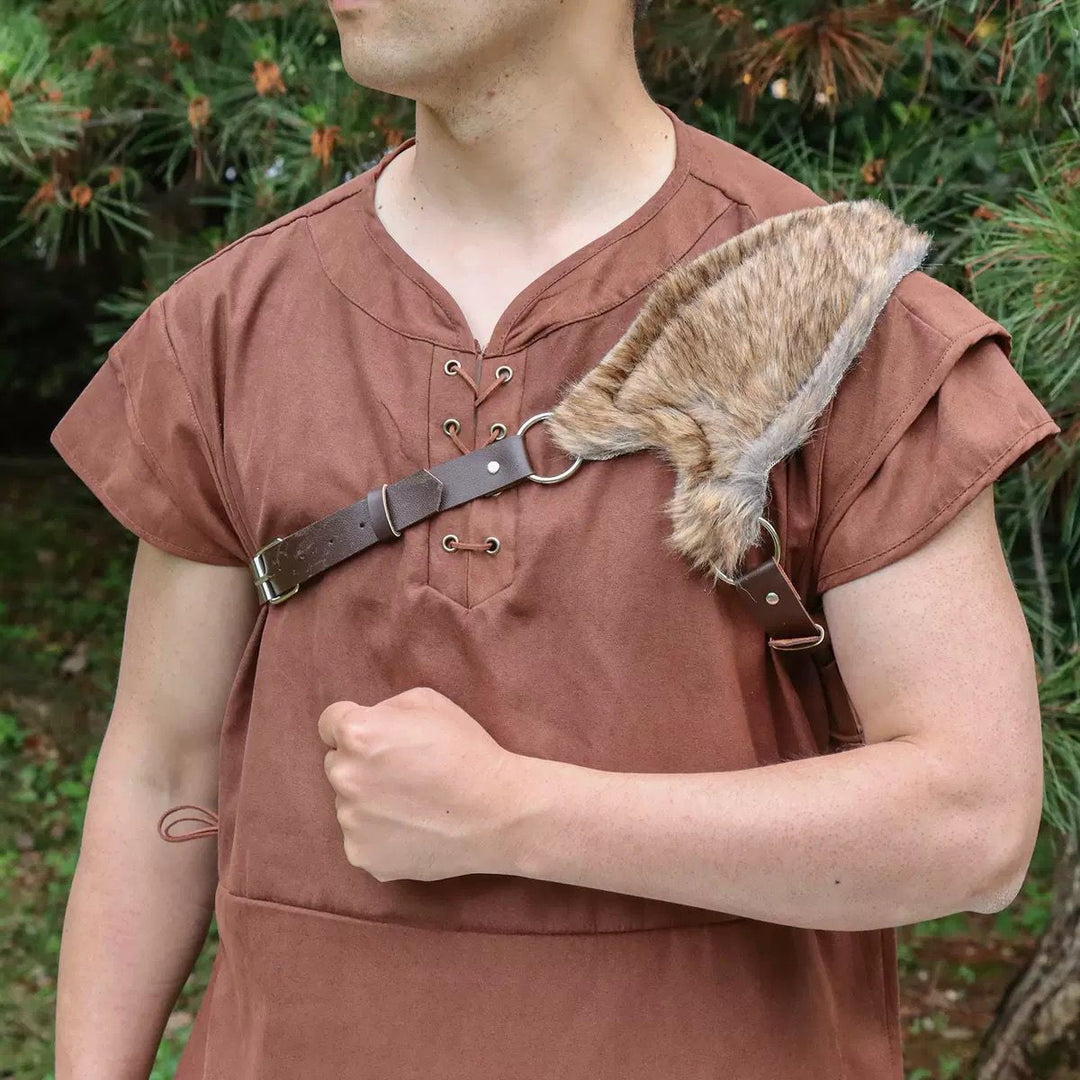 Men's shoulder strap with faux fur padding and adjustable leather strap Mune Fashion