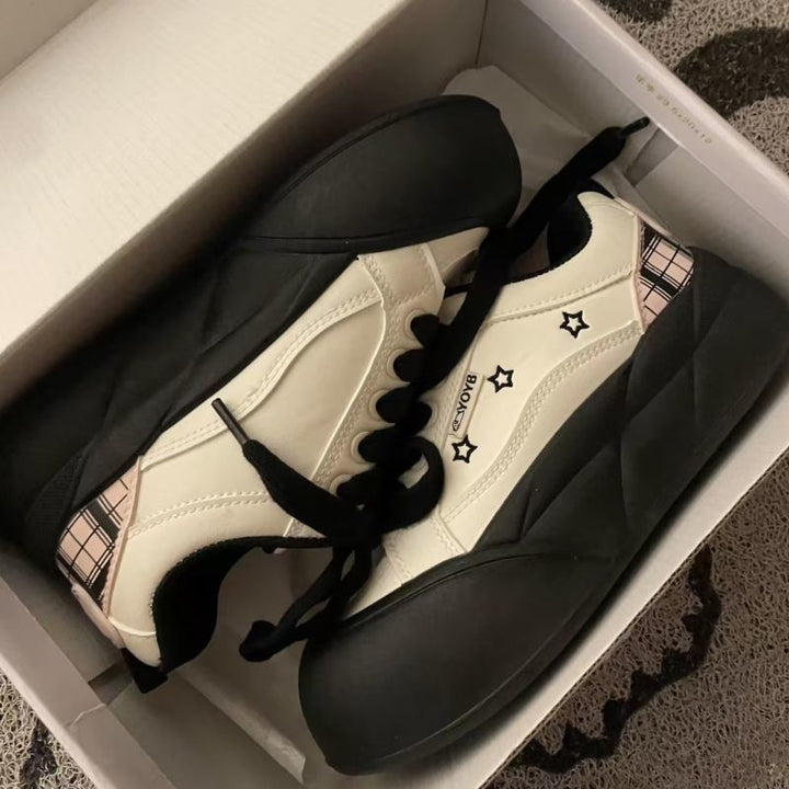 Women's High-Front Sneakers with Trendy Platform and Star Applications Mune Fashion