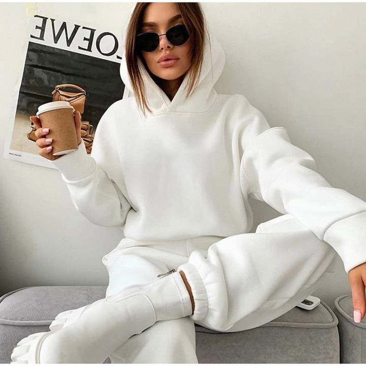 Women's cozy lounge set with hoodie and high-waisted jogging pants Mune Fashion