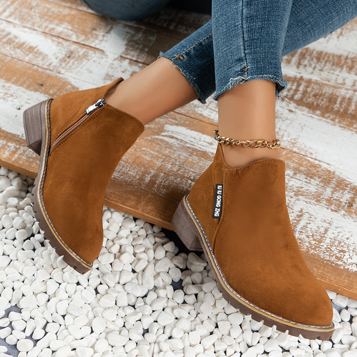 Women's elegant Chelsea ankle boots in suede look with side zipper and strong profile sole Mune Fashion
