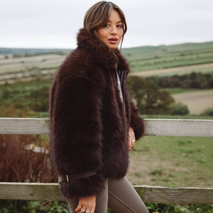 Women's Short Voluminous Faux Fur Bomber Jacket with Zipper and Shawl Collar Mune Fashion