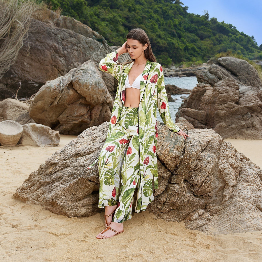 Women's airy kimono with floral patterns Mune Fashion