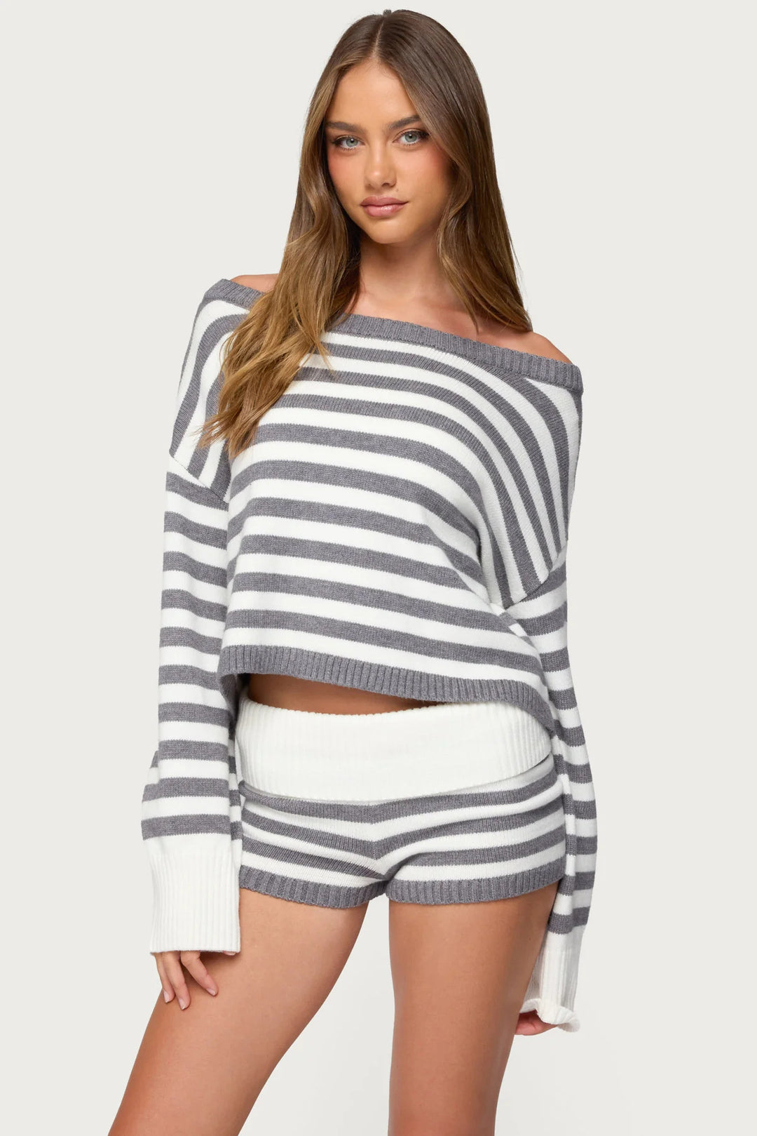 Women’s short-cut off-shoulder cropped knitted pullover with wide batwing sleeves Mune Fashion
