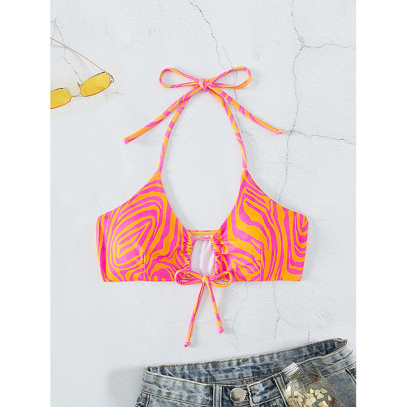 Ladies Refined Bikini Top with Playful Cut Mune Fashion