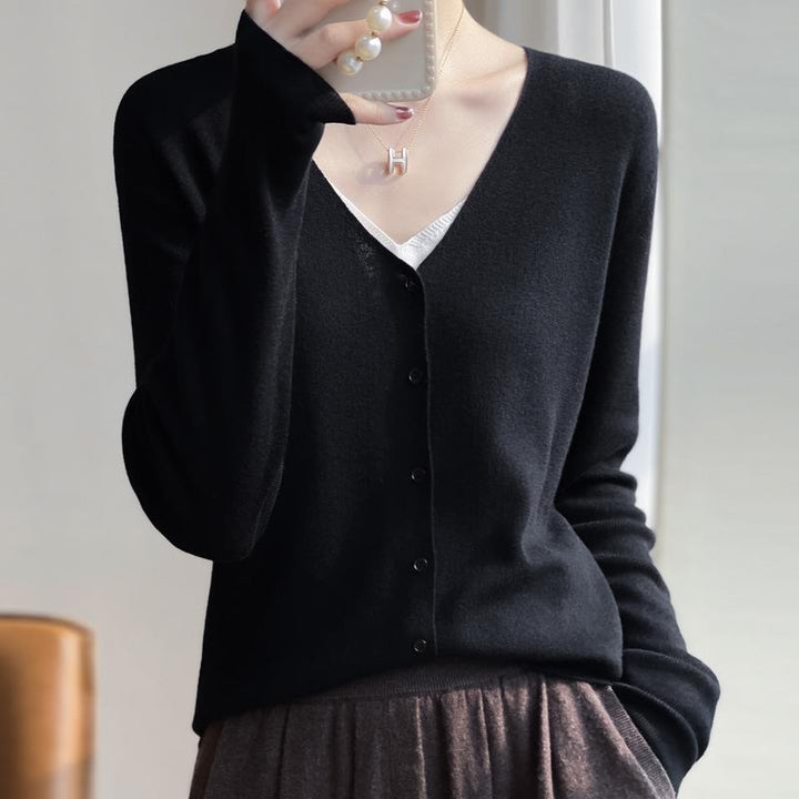 Women Light V-Neck Cardigan with Boxy Silhouette and Cashmere Look Mune Fashion