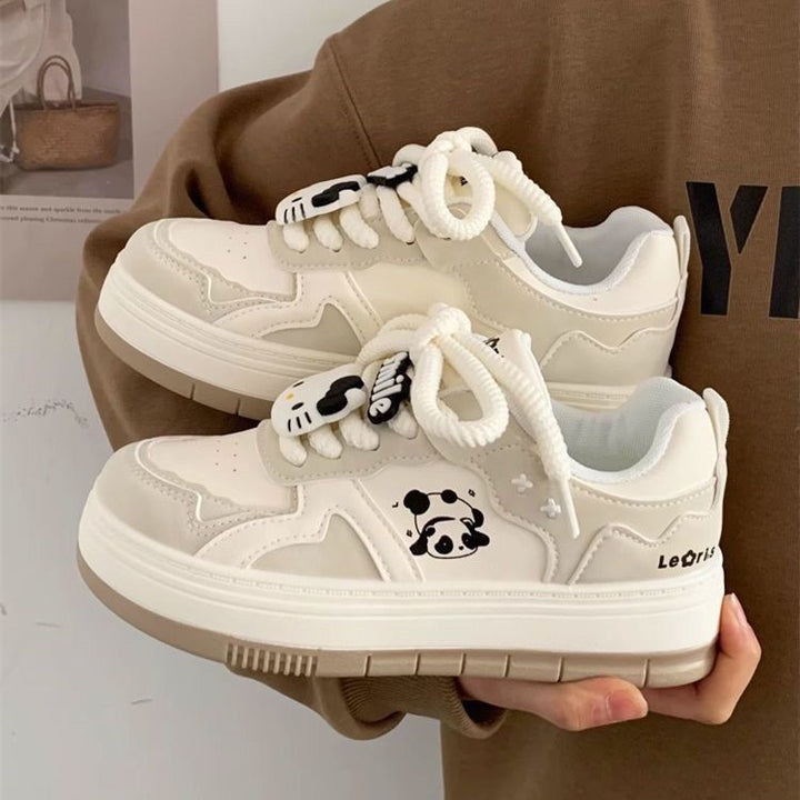 Women's chunky sneakers with panda motif, padded interior lining and robust profile sole Mune Fashion