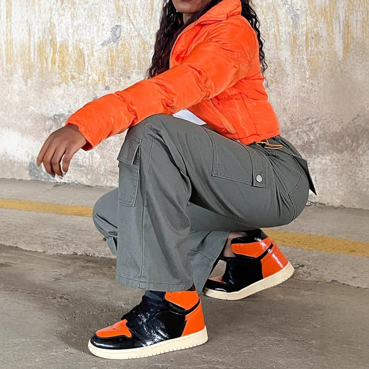 Ladies cargo pants with high waist, wide leg and flap pockets Mune Fashion