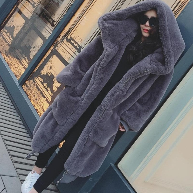 Ladies Oversized Faux Fur Coat with Hood and Pockets Mune