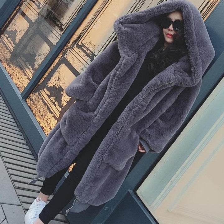 Ladies Oversized Faux Fur Coat with Hood and Pockets Mune