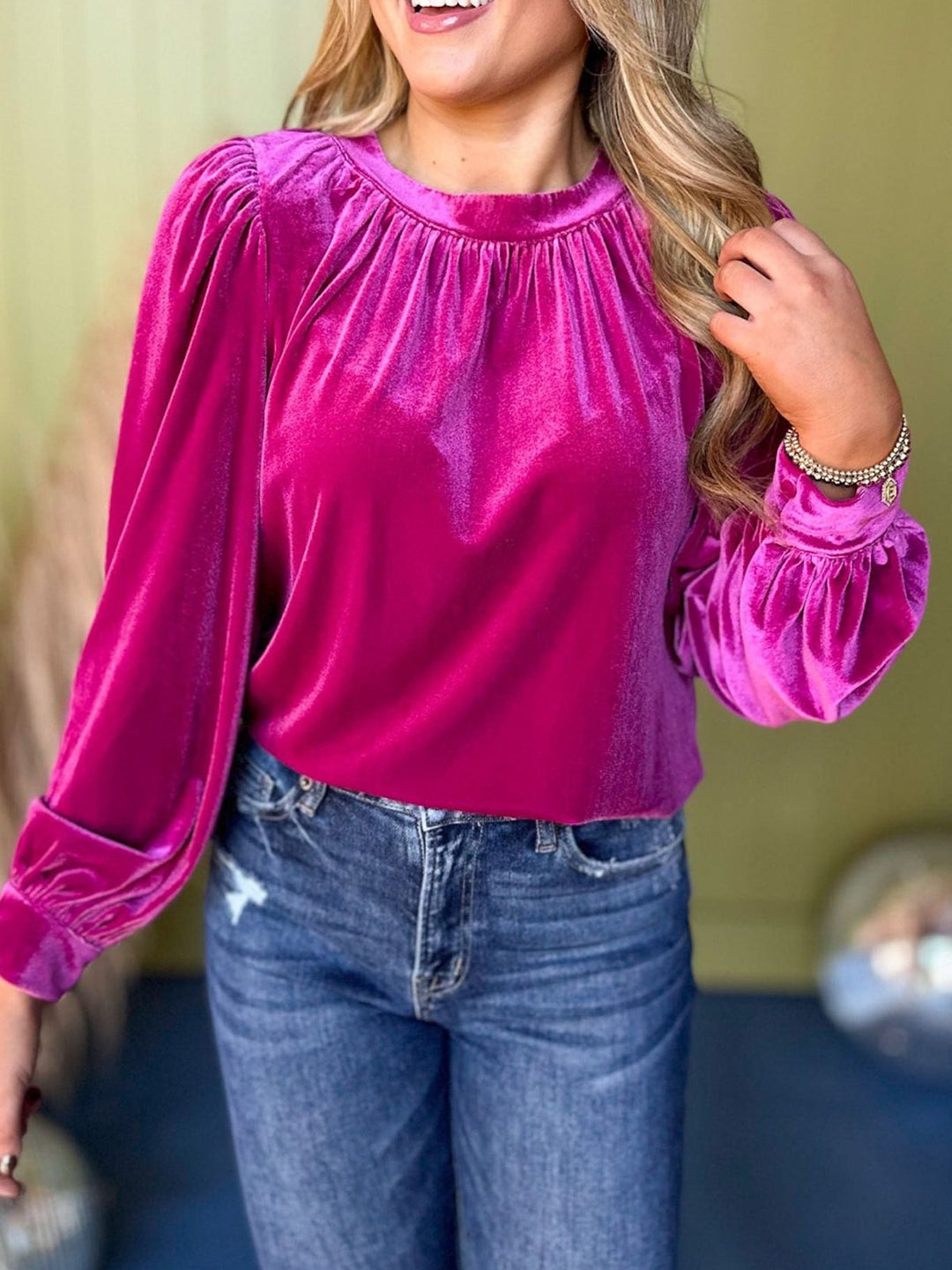 Ladies velvet blouse with balloon sleeves and gathered stand-up collar Drune
