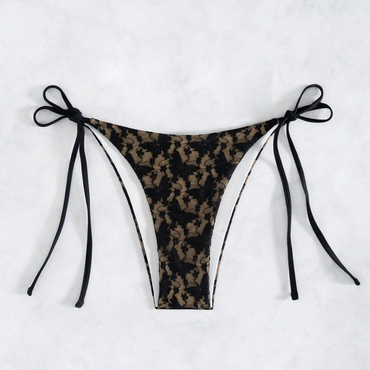 Women's triangle bikini with delicate lace decoration Mune Fashion