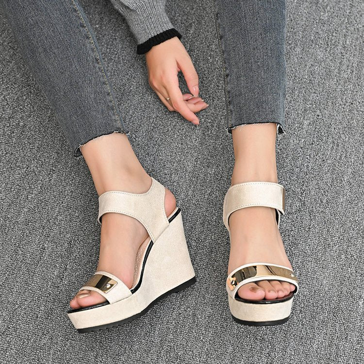 Women nan wedge sandals with platform and metallic details Mune Fashion
