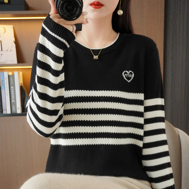 Women Oversize Knitted Sweater with Honeycomb Structure, Contrasting Stripes and Subtle Heart Logo Mune Fashion