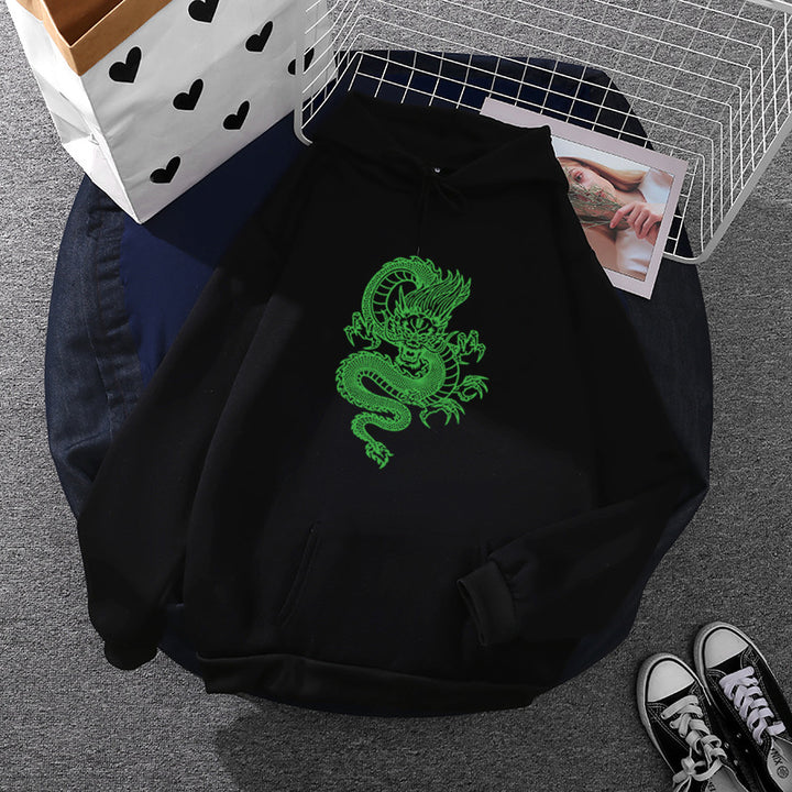 Unisex hooded sweatshirt with detailed dragon motif, oversized cut and kangaroo pocket Mune Fashion