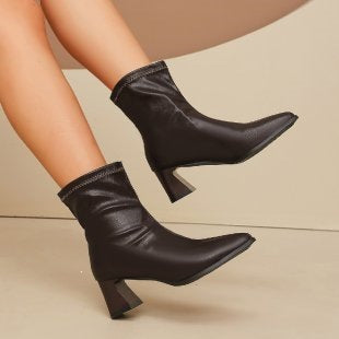 Women's ankle-high ankle boots with pointed silhouette, elastic shaft and geometric block heel Mune Fashion