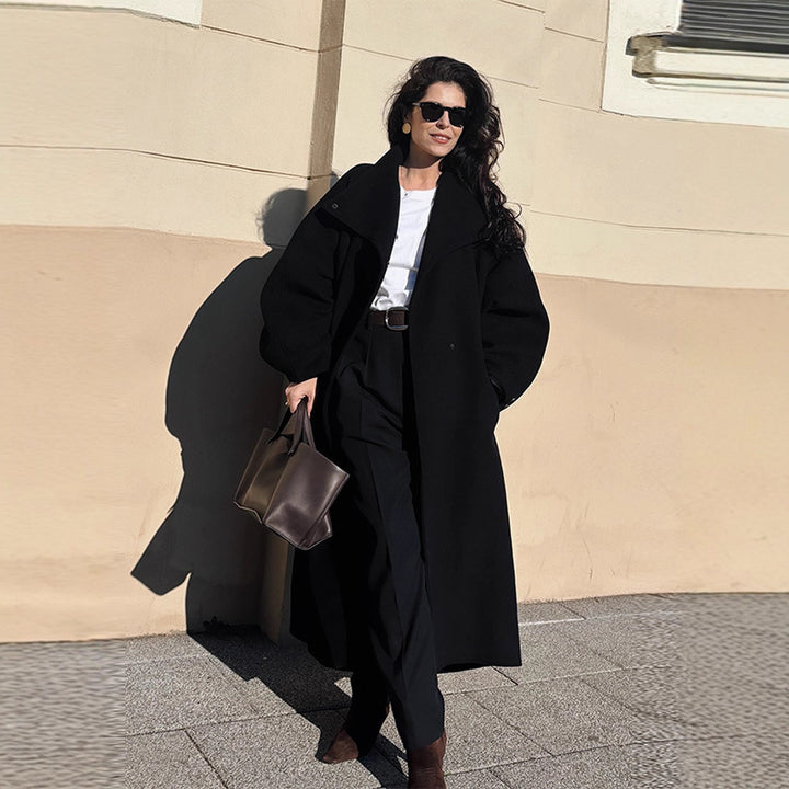 Ladies coat in minimalist midi cut with stand-up collar and concealed button placket Mune Fashion
