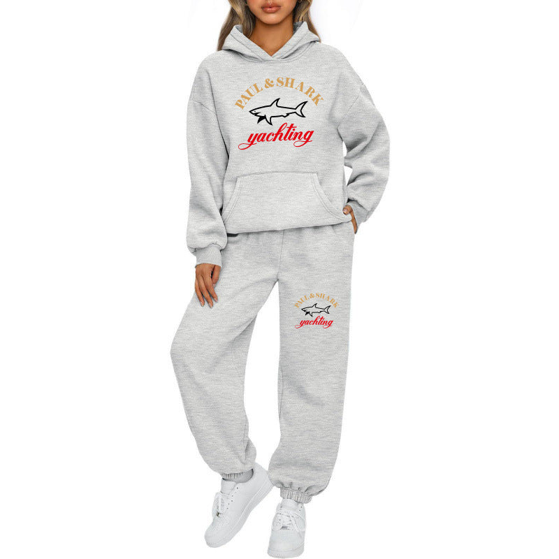 Women's oversized hoodie and jogger set with hood, kangaroo pocket, and ribbed cuffs Mune Fashion