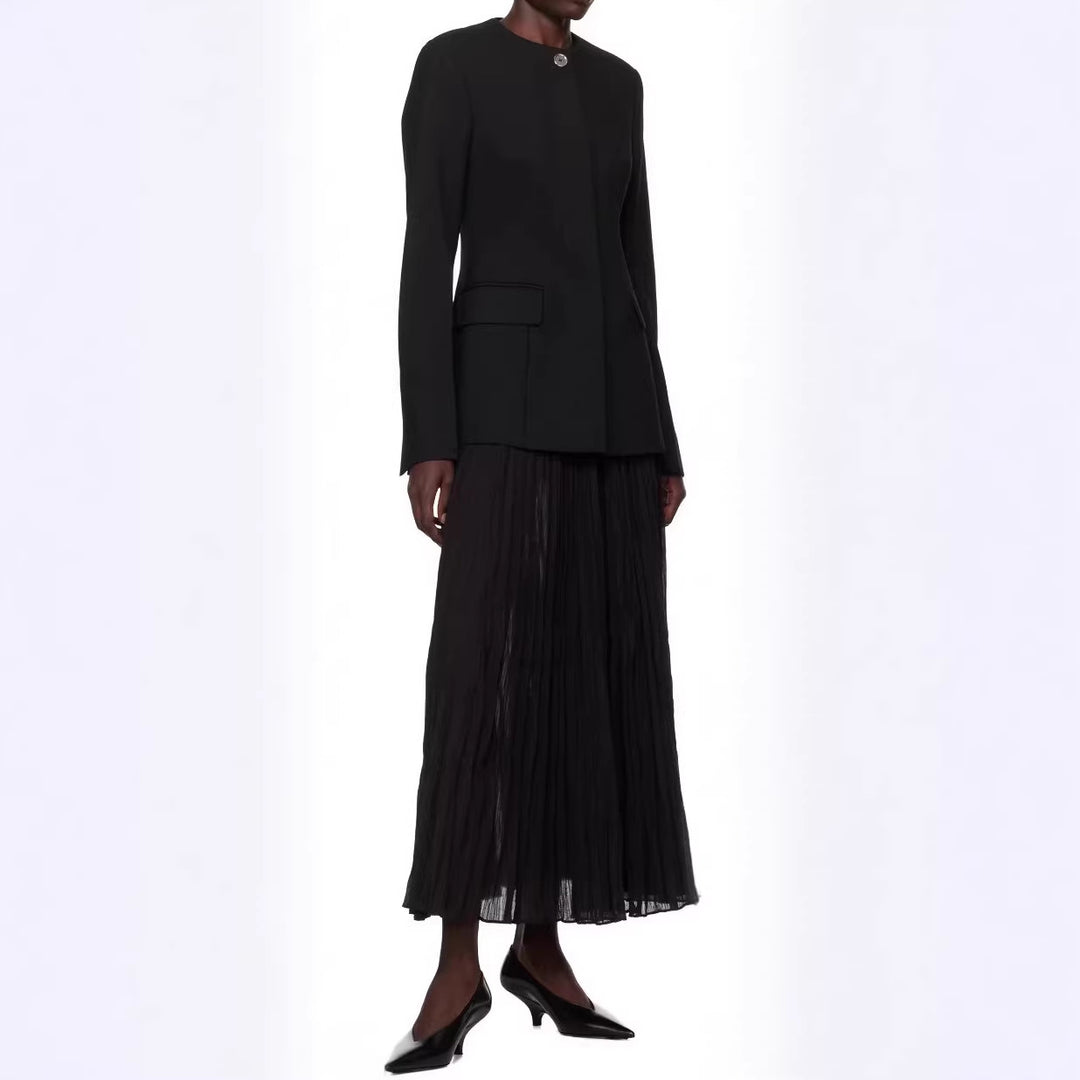 Women's tailored single-breasted blazer with round neck, concealed button placket and flap pockets Mune Fashion