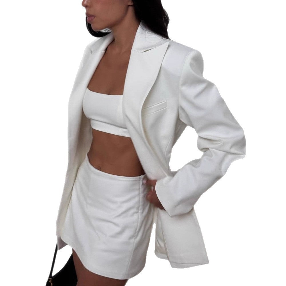 Women Tailored Blazer Coat with Sculptural Shoulder Area and Extended Cropped Silhouette Mune Fashion