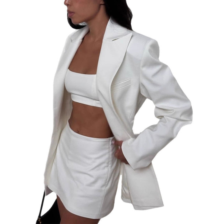 Women Tailored Blazer Coat with Sculptural Shoulder Area and Extended Cropped Silhouette Mune Fashion