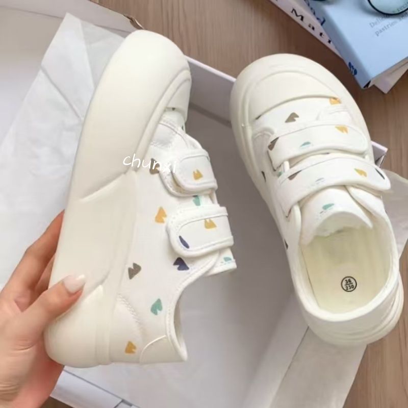 Women's sporty sneakers with practical Velcro closure and trendy denim upper material Mune Fashion