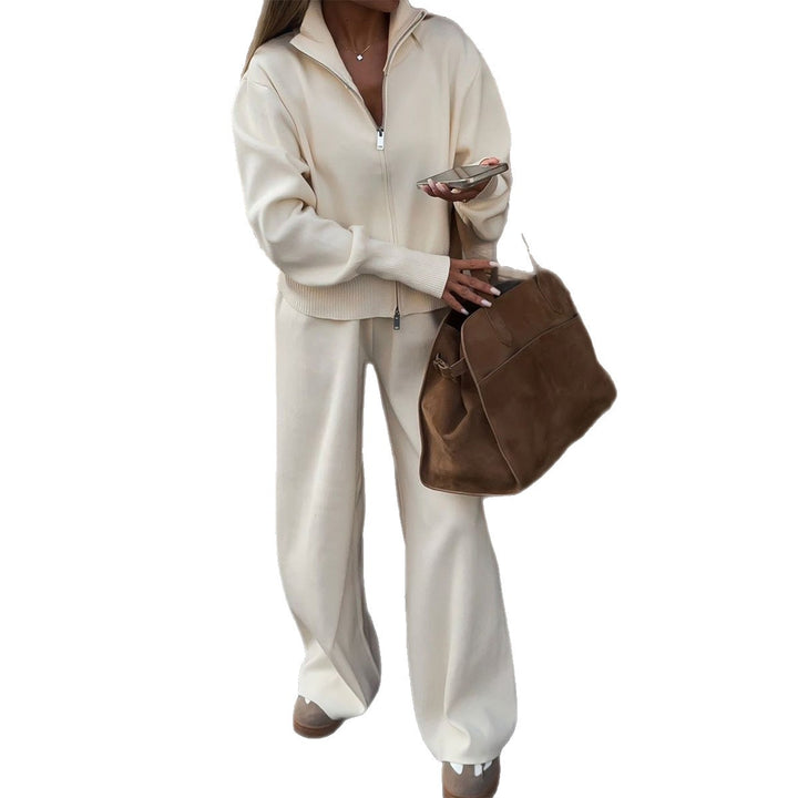 Women Knitted Loungewear Set with high collar, zipper and wide high-waist pants Mune Fashion