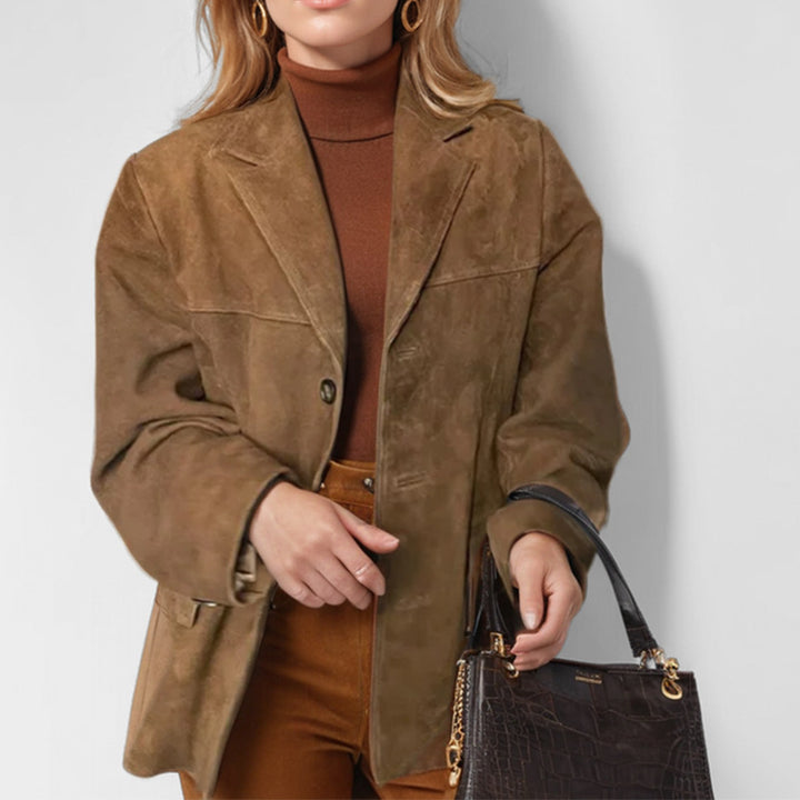 Women's loosely cut suede jacket with lapel collar and patch pockets Mune Fashion