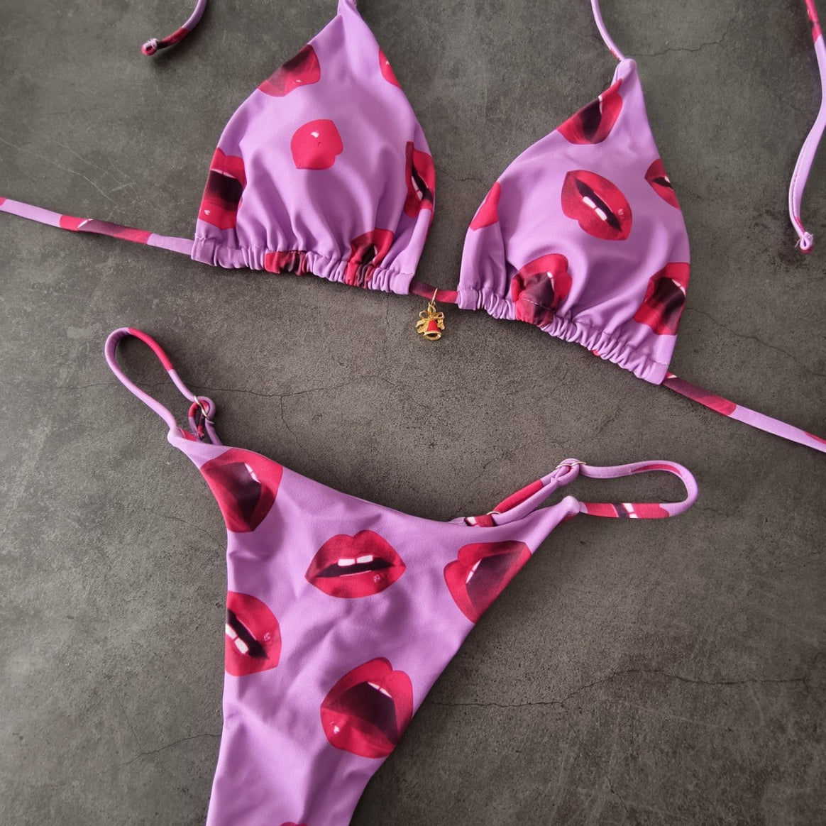 Women's bikini set with adjustable triangle top and high cut hipster Mune Fashion