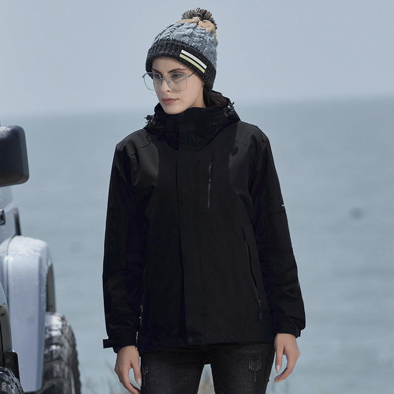 Ladies' technical rain and leisure jacket with adjustable hood and multiple pockets Mune Fashion