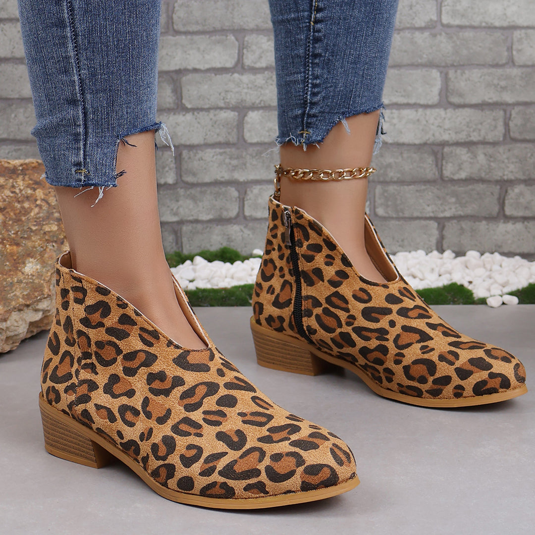 Ladies V-neck ankle boots made of suede look with side zipper and low wooden block sole Mune Fashion