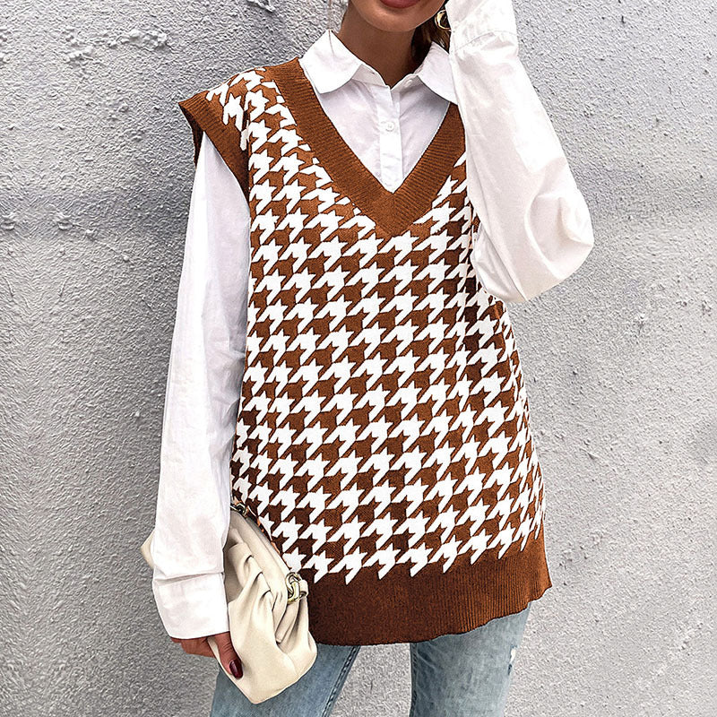 Ladies High-Quality Knit Sweater with V-Neck and Houndstooth Pattern Mune Fashion