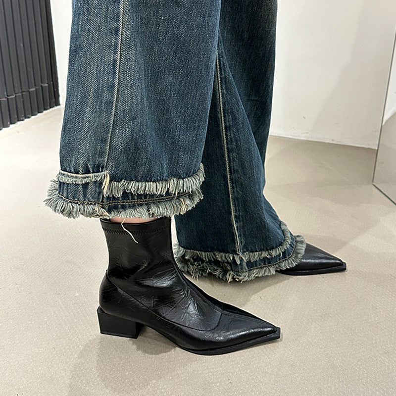Ladies Elegant Ankle Boots with Pointed Toe and Block Heel Mune