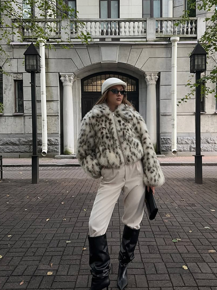 Women’s Short Bomber Jacket made of Faux Fur with Dalmatian Pattern and Stand-Up Collar Mune Fashion