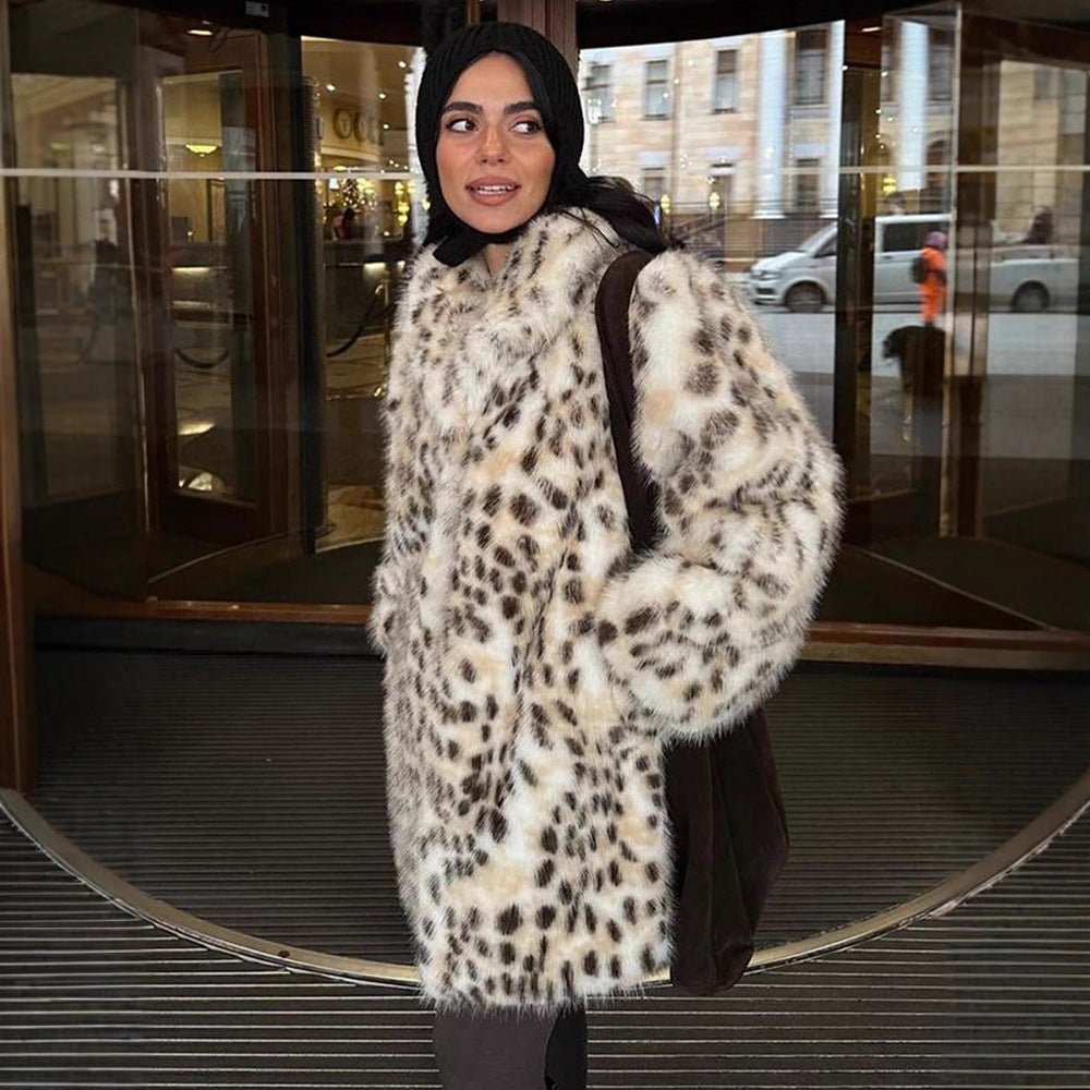 Women's short coat made of vegan high-pile faux fur with leopard print Mune Fashion