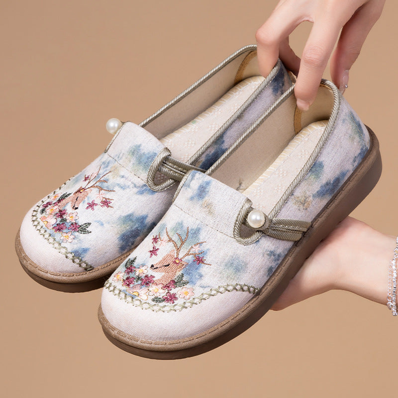 Women's embroidered slippers with pearl detail, breathable textile upper, and shock-absorbing comfort sole Mune Fashion