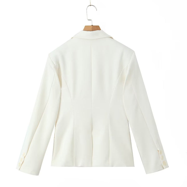 Women's tailored single-breasted blazer with princess seams, flap pockets, and decorative buttons Mune Fashion