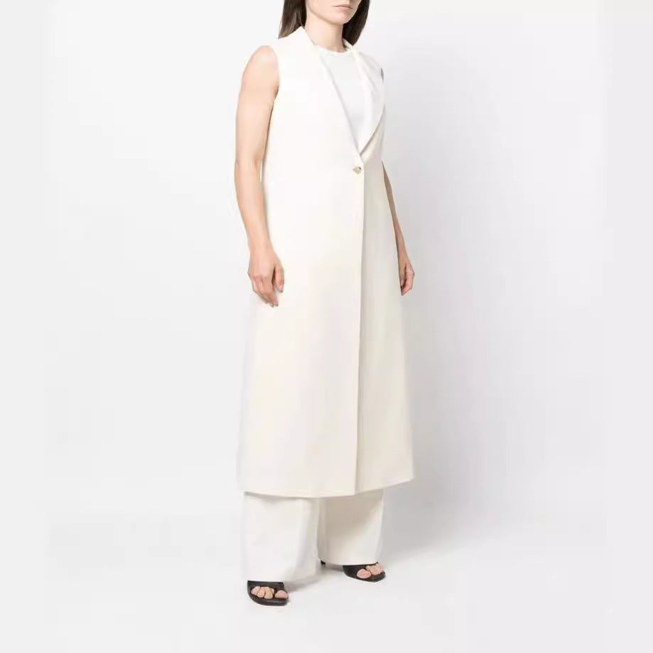 Women's Sleeveless Long Coat in Blazer Style with Shawl Collar and Tailored Seam Mune Fashion
