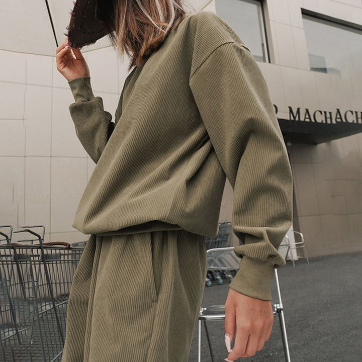 Women's structured corduroy tracksuit in relaxed fit with cuffed pants Mune Fashion