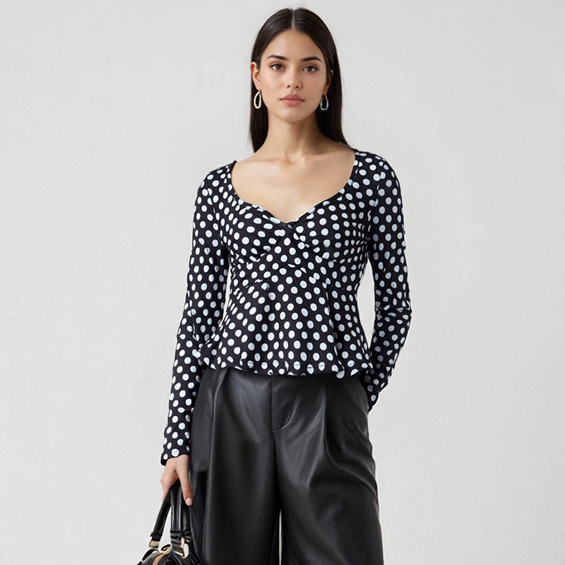 Women's long-sleeve top with polka dot pattern, fitted peplum and heart-shaped neckline Mune Fashion