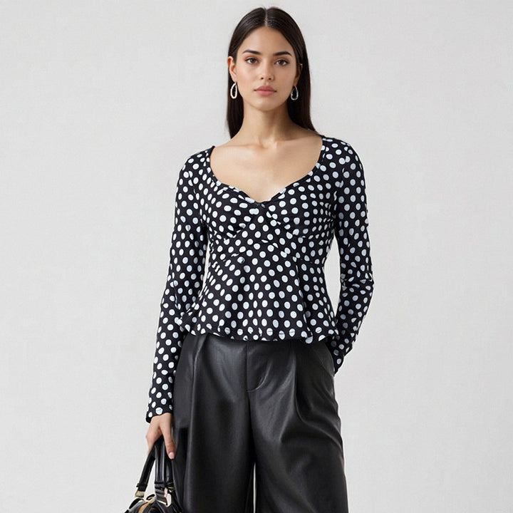 Women's long-sleeve top with polka dot pattern, fitted peplum and heart-shaped neckline Mune Fashion