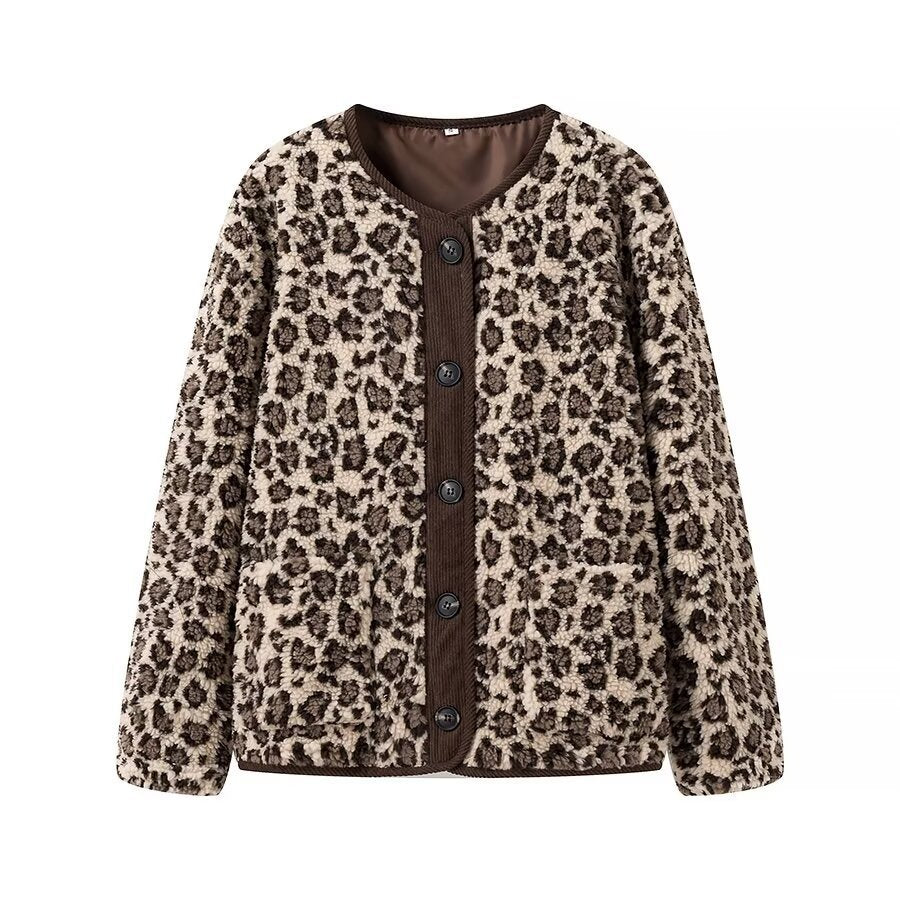 Women's short jacket in teddy look with leopard print and button closure Mune Fashion