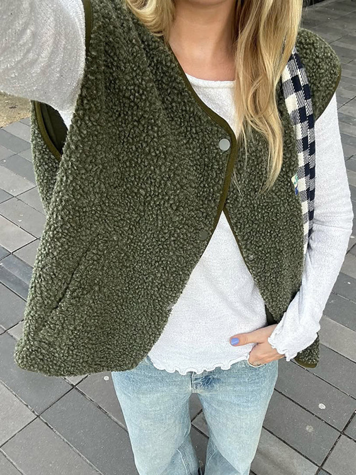 Women's teddy vest with button placket, soft teddy fleece & straight silhouette Mune Fashion