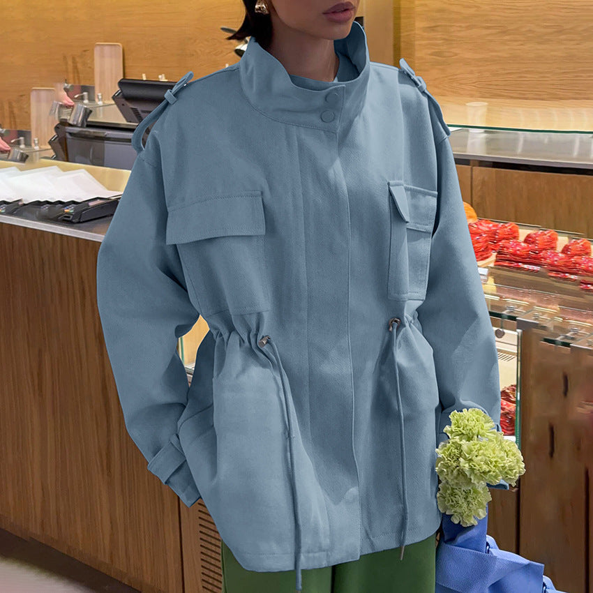 Women's utility parka with drawstring waist, flap pockets and stand-up collar Mune Fashion