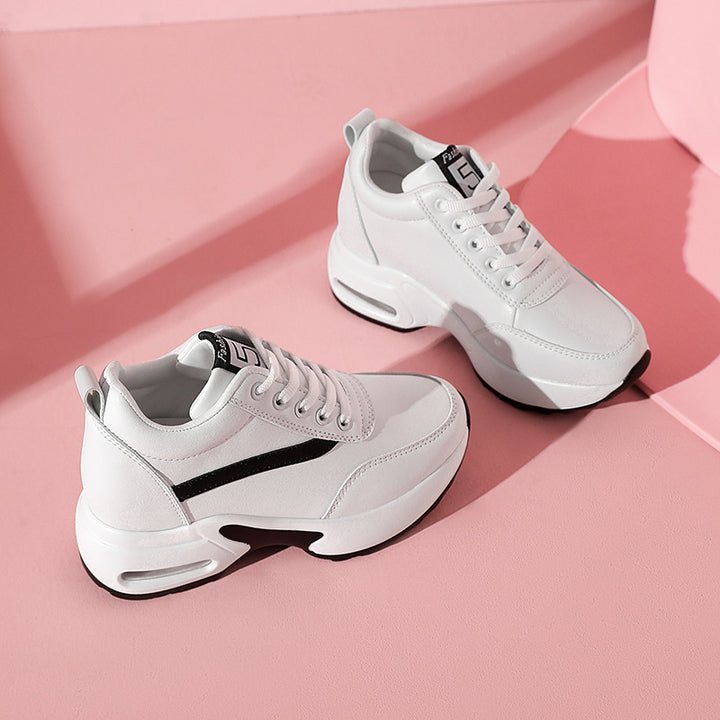 Women's urban platform sneaker with air-molded midsole and curved side application Mune Fashion