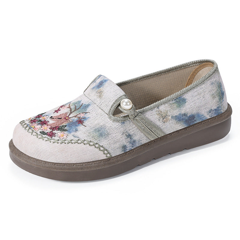 Women's embroidered slippers with pearl detail, breathable textile upper, and shock-absorbing comfort sole Mune Fashion