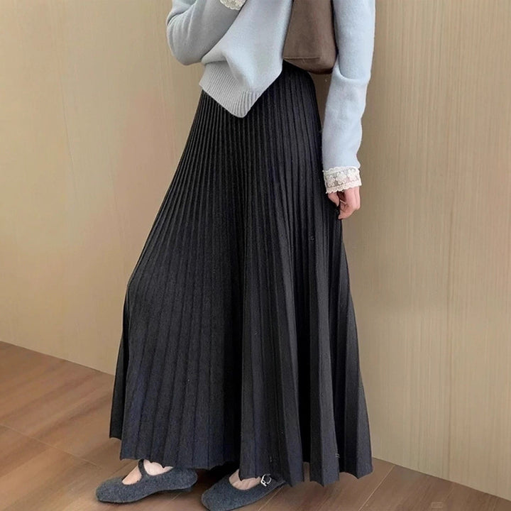 Women's Flowing Midi Skirt with Elegant Pleats Mune Fashion